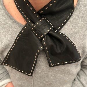 BAJRA leather and cashmere in silk liner, scarf